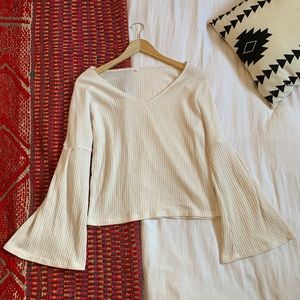 Flare sleeve V-neck Top